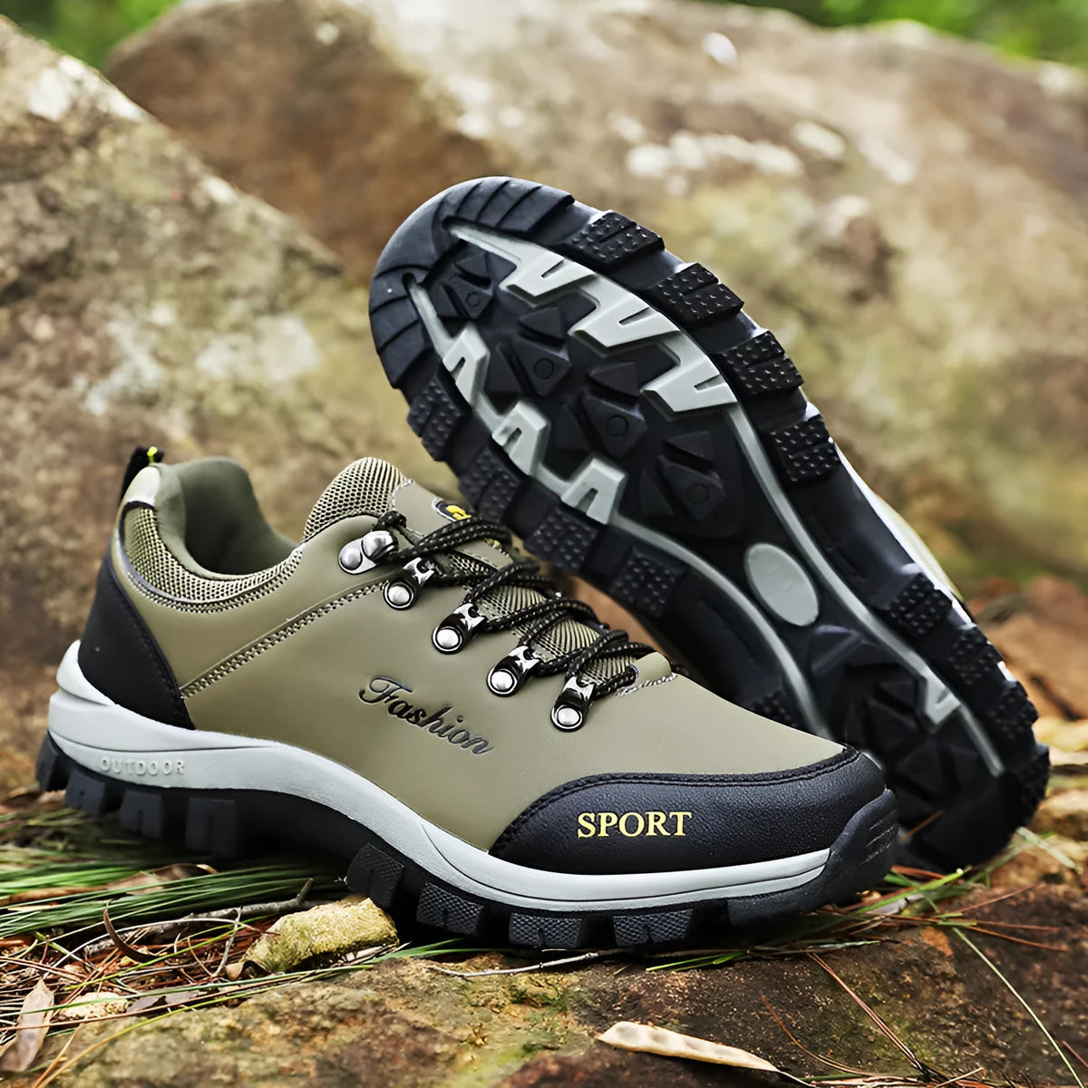 Non-slip men's casual outdoor shoes in army green with lace-up closure