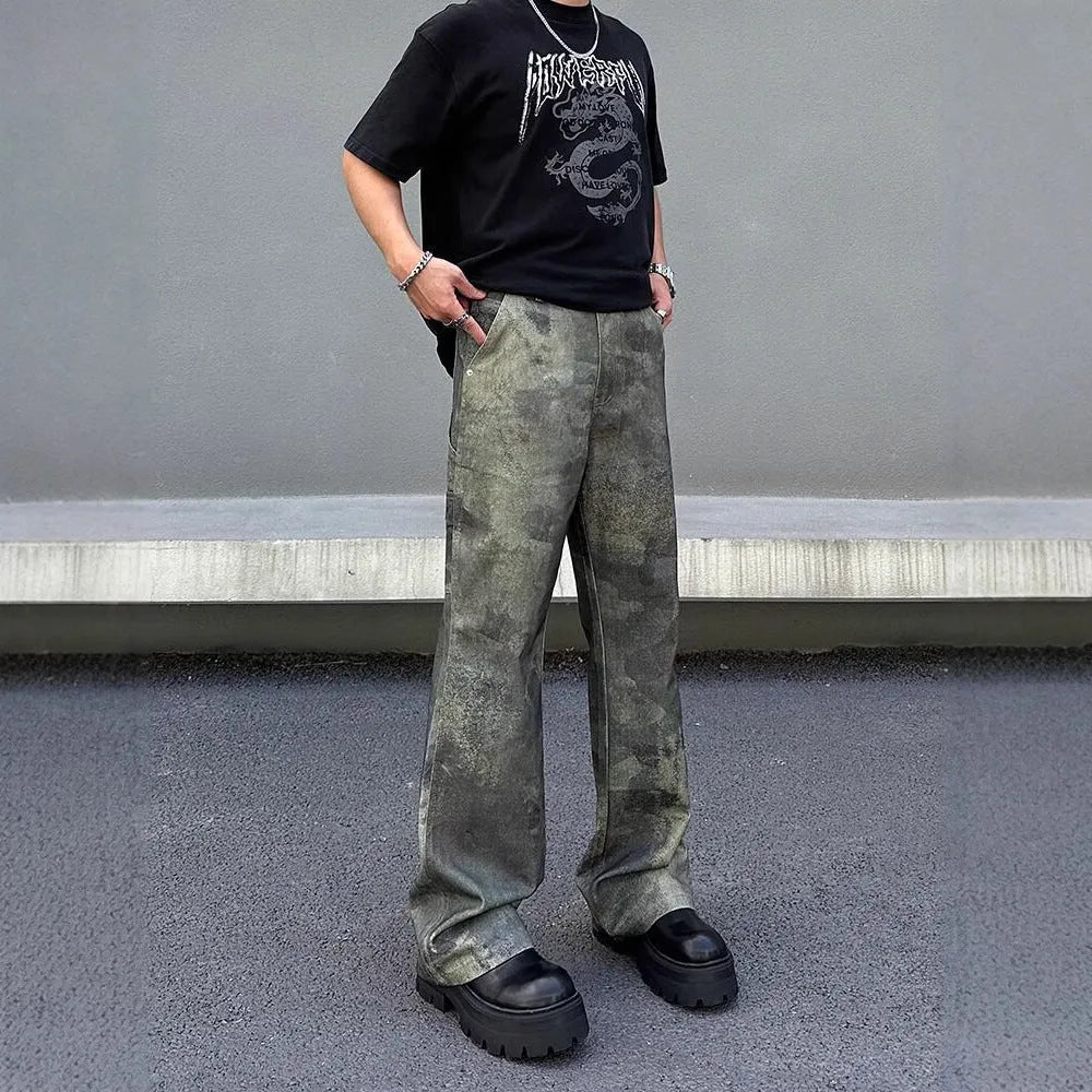 Men's straight-leg camouflage print jeans in cotton denim on a mid-waist.