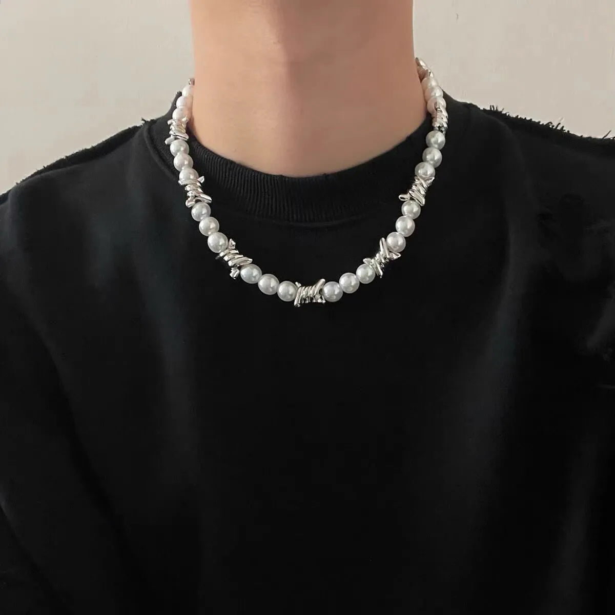 Thorn splicing pearl necklace with alloy chain and imitation pearls, adjustable 41-50cm