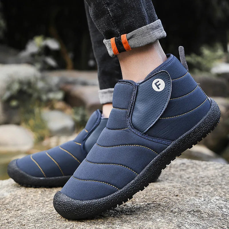 Men's waterproof cotton snow boots with artificial plush lining and non-slip rubber soles