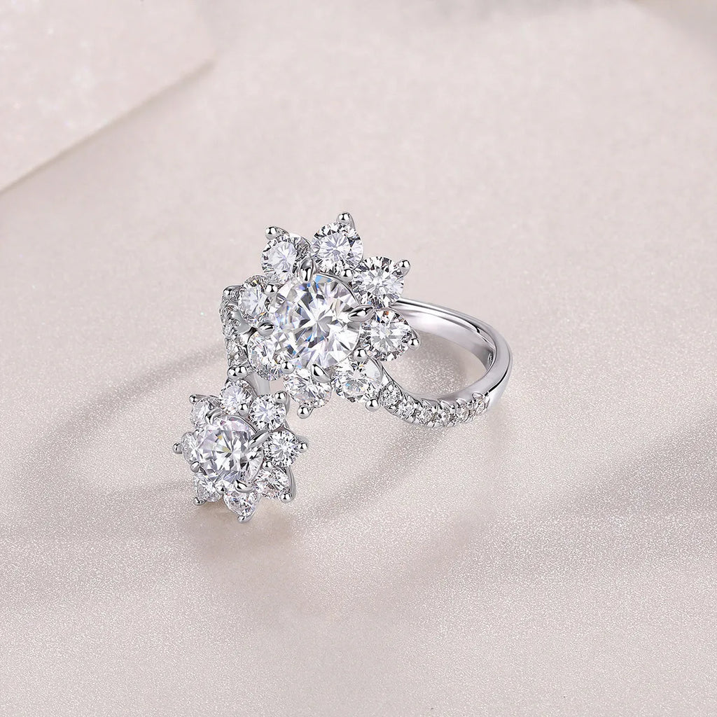 Petal Morning Dew 1-carat moissanite wedding ring set with S925 silver platinum-plated band on white background