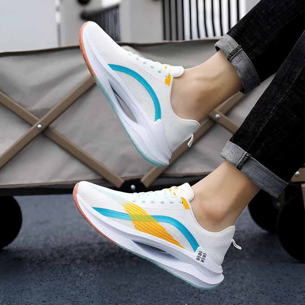 Flyknit low top wedge heel sneakers for men in solid colour