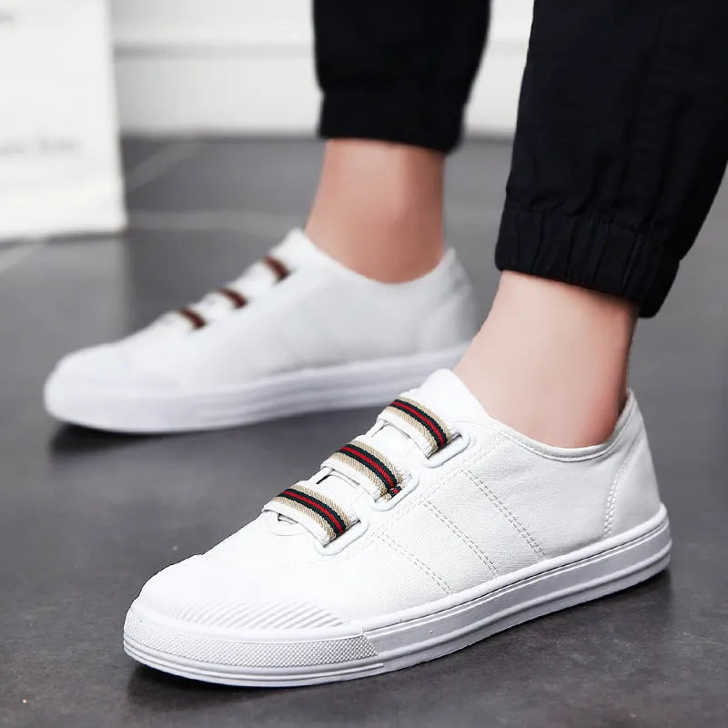 Men's low top canvas casual shoes with rubber sole in black, red or white, sizes 38-44