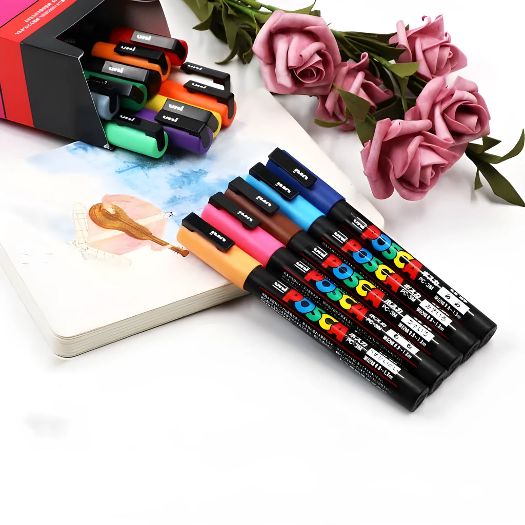 Doodle acrylic marker 8 colour set with 0.9 mm tips in a plastic case.