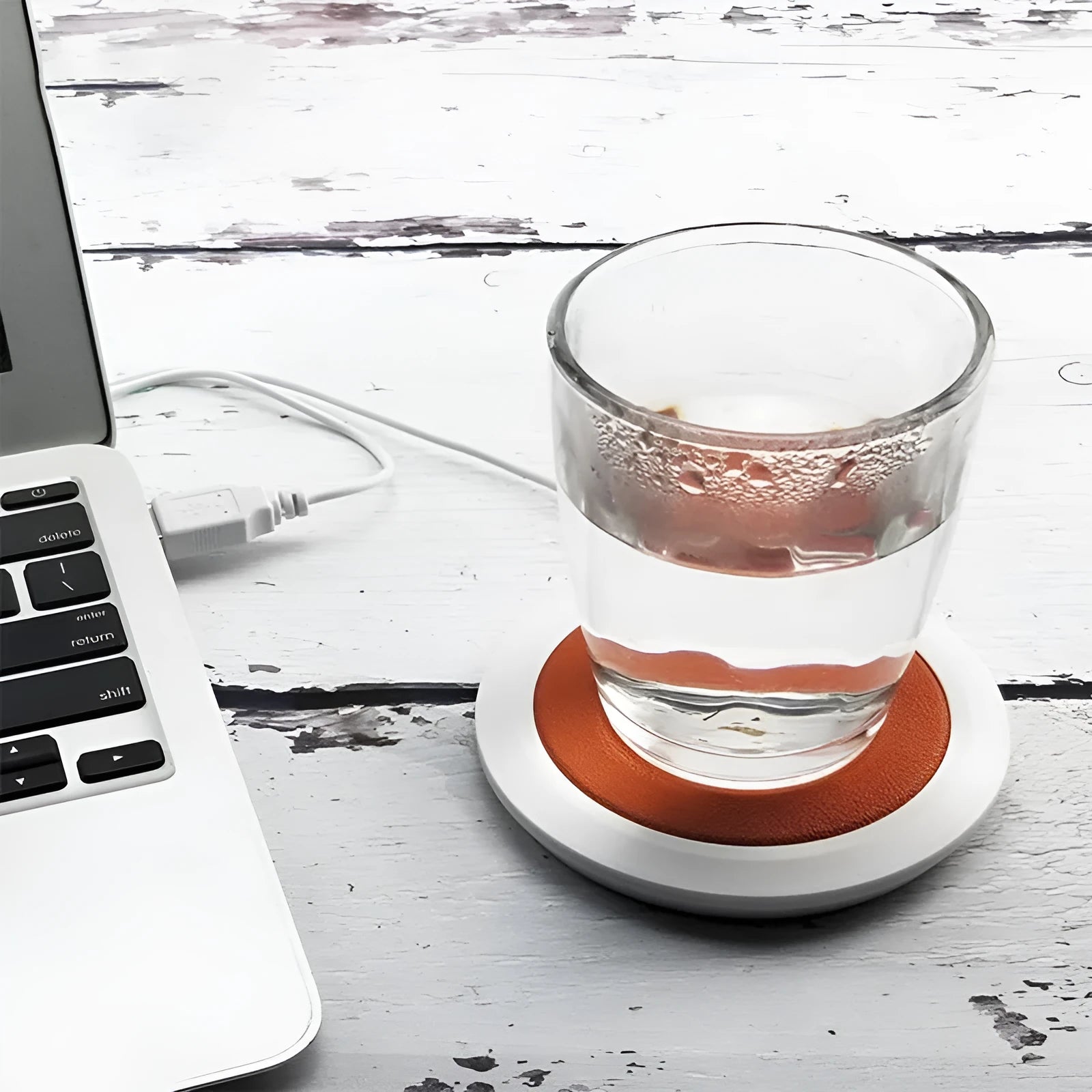 USB-powered insulated heating coaster for mugs in black, blue and orange colours