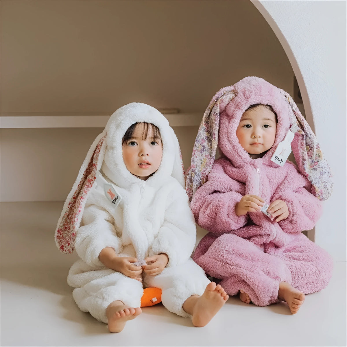 Hooded baby jumpsuit with lazy zipper and snap buttons in khaki, pink or white, 73-100cm