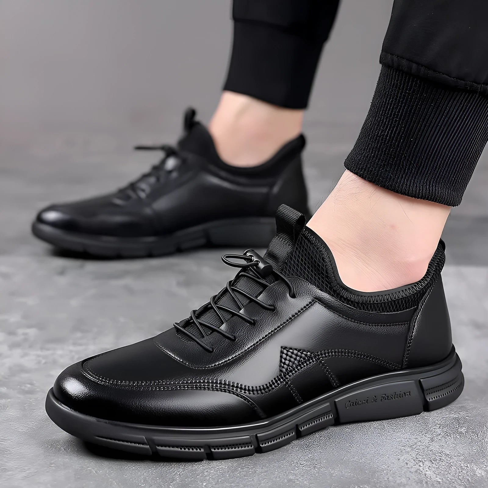 Men's black casual leather business shoes with a round toe and square low heel.