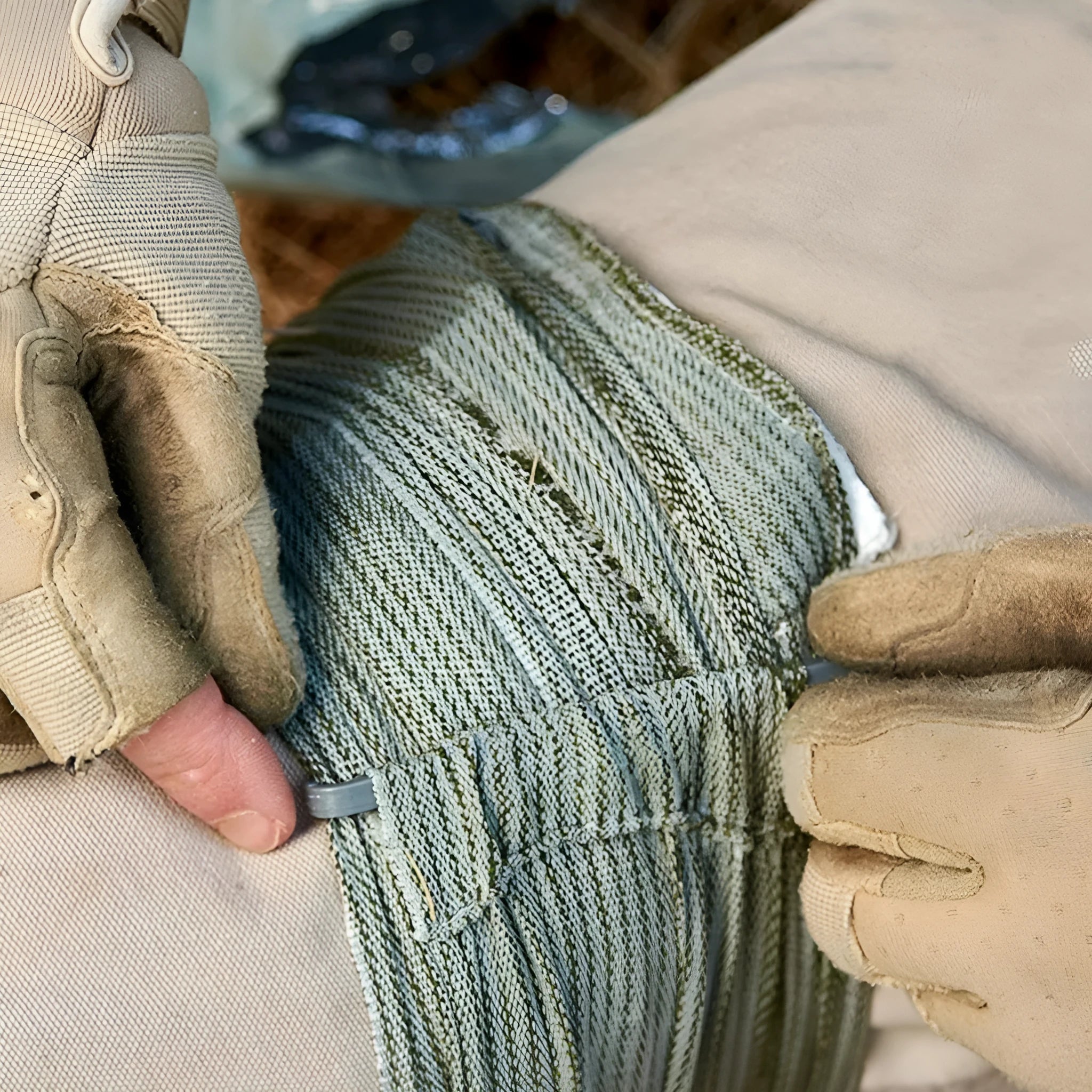 Simple portable hemostatic bandage tactical gauze tape in 4-inch and 6-inch sizes.