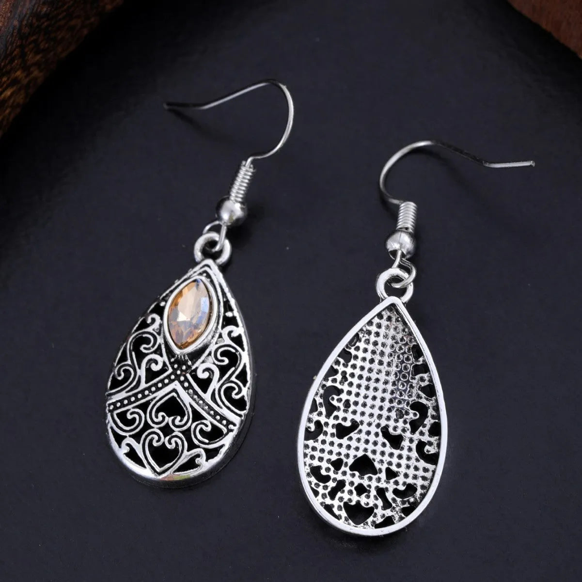 Retro water droplet drop earrings for women, alloy, 2.5 cm length, three style options