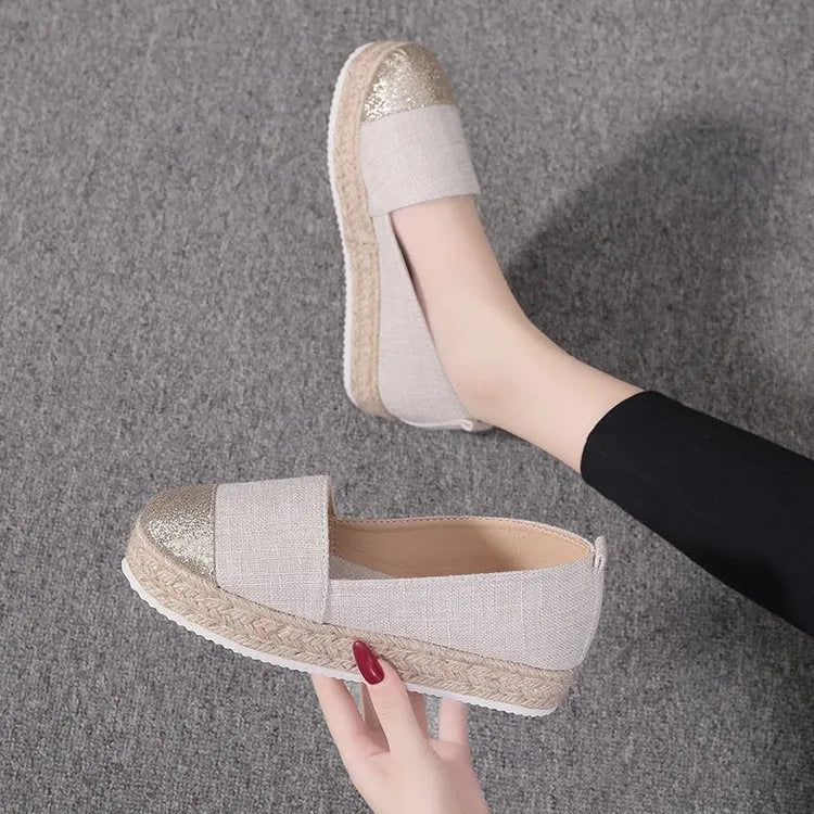 Plus size breathable canvas flat shoes in black with round toe and slip-on design