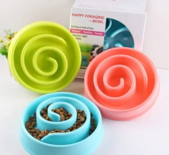 Anti-choke plastic dog bowl in blue, raised interior design, 20cm size for healthy slow feeding