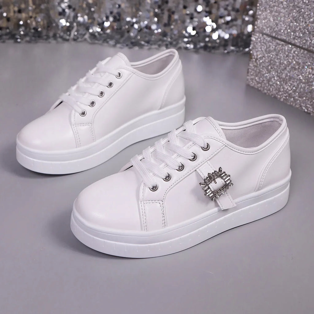 New soft bottom PU leather women's sports shoes with lace-up fastening and rubber sole in apricot colour