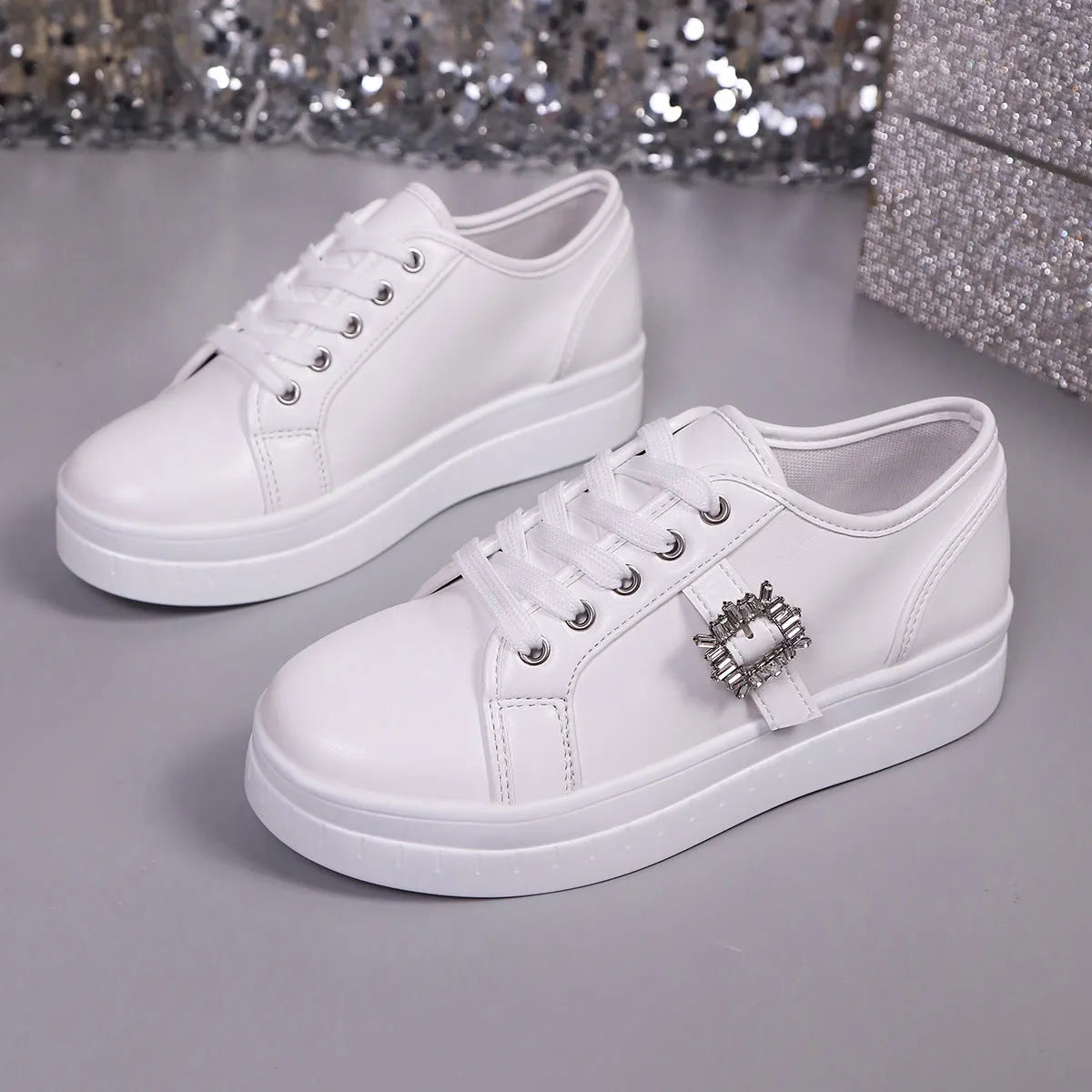 New soft bottom PU leather women's sports shoes with lace-up fastening and rubber sole in apricot colour