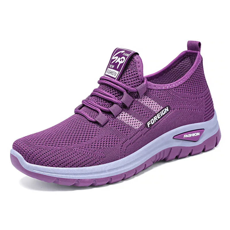 Low-top casual shoes with breathable mesh surface in four colour options