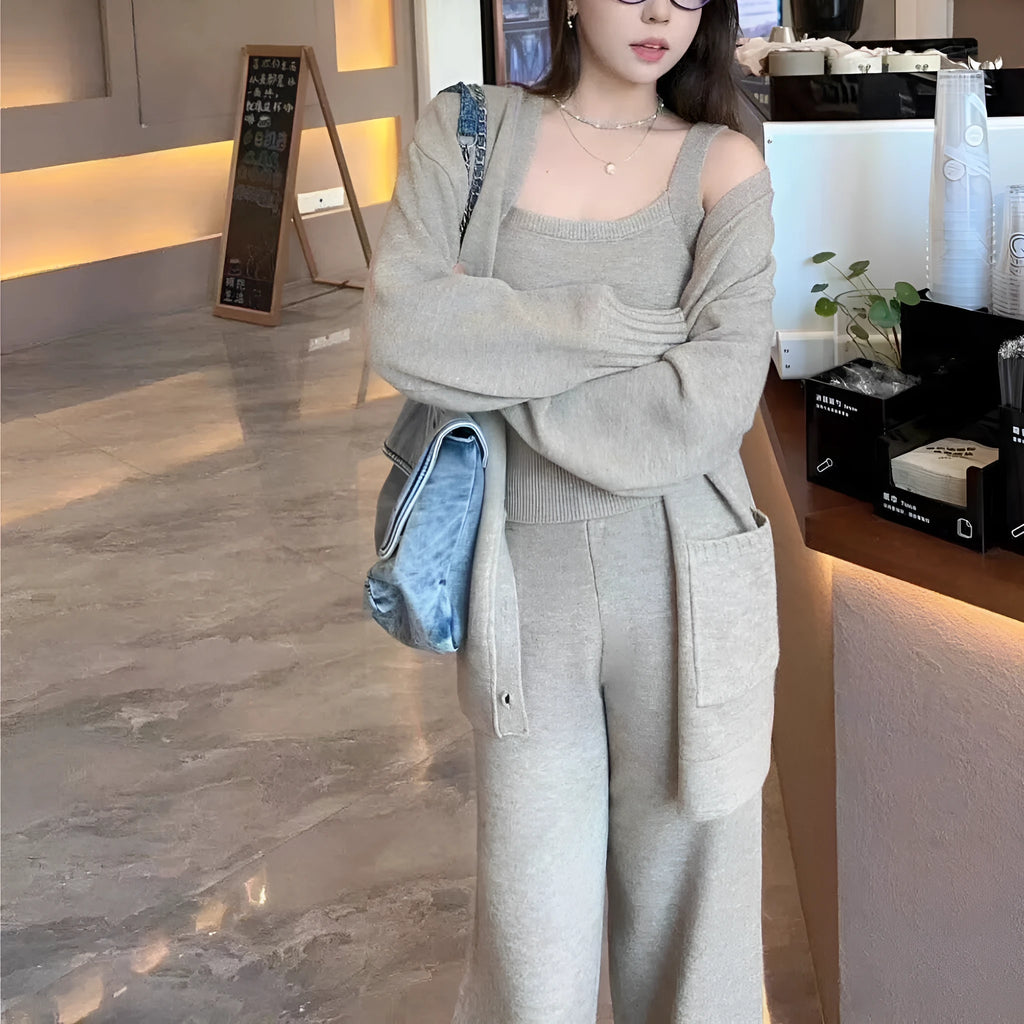 Women's three-piece knitted cardigan set with suspender trousers in wool blend fabric