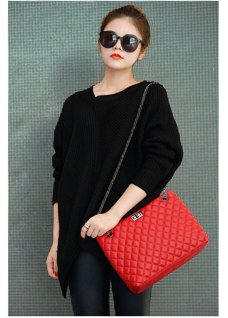 Women's shoulder bag with rhombic chain, cotton lining, black or gules colour, 20cm height