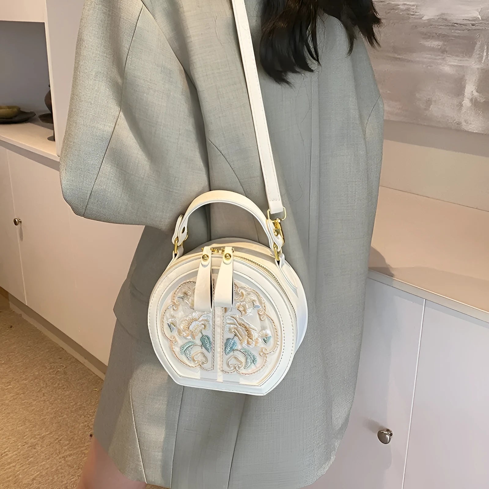 Chinese embroidery messenger bag in PU leather with square shape and adjustable shoulder strap