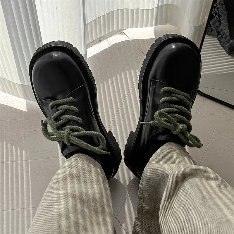 Derby-style platform casual shoes in leather with rubber sole for height increase