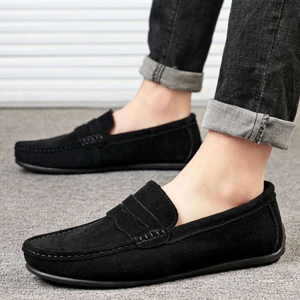 Men's solid colour cowhide suede loafers with round toe and rubber sole