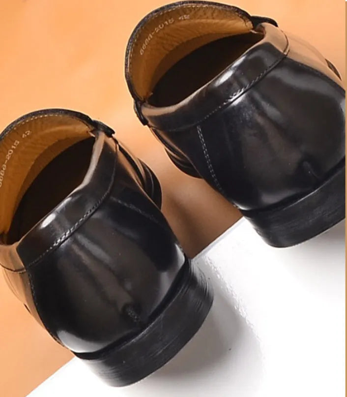 Men's breathable casual leather shoes in black with flat heel and first layer cowhide upper