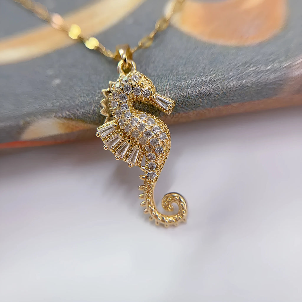 Gold seahorse pendant necklace for women with copper pendant and titanium steel twisted chain, 31-40cm