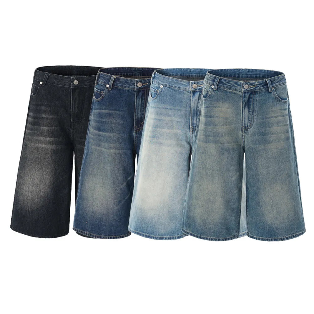 Men's loose-fit straight-leg denim shorts in a cropped length.