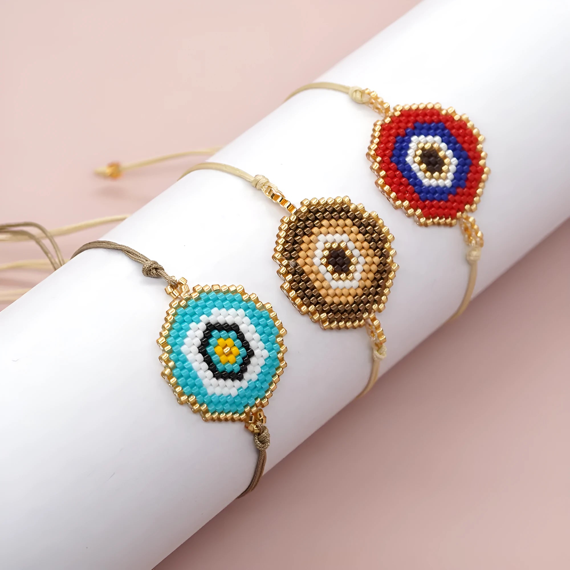 Hand-woven devil's eyes glass bead bracelet with blue eye detail in chic style for women