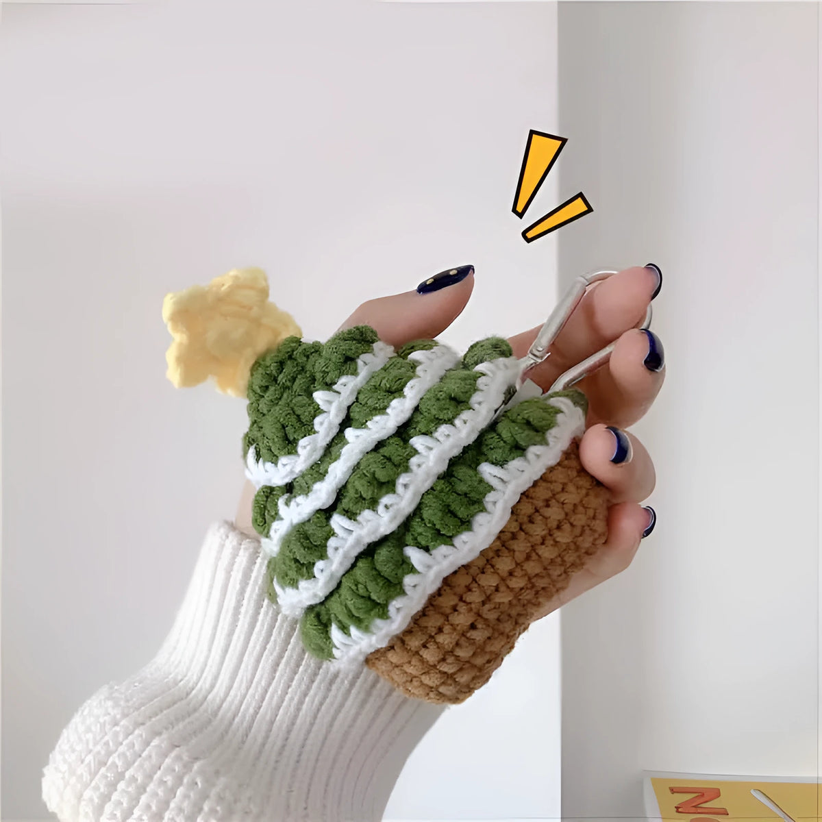Knitted green Christmas tree AirPods case with hook, flip-type cover for AirPods Pro and AirPods 1/2