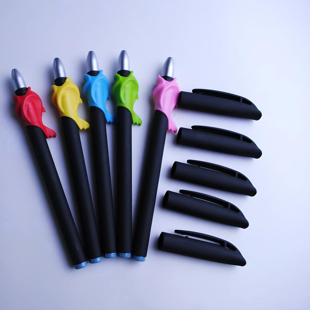 Plastic automatic fading ink pen set with 0.5mm tip and eight blue refills on a white background.