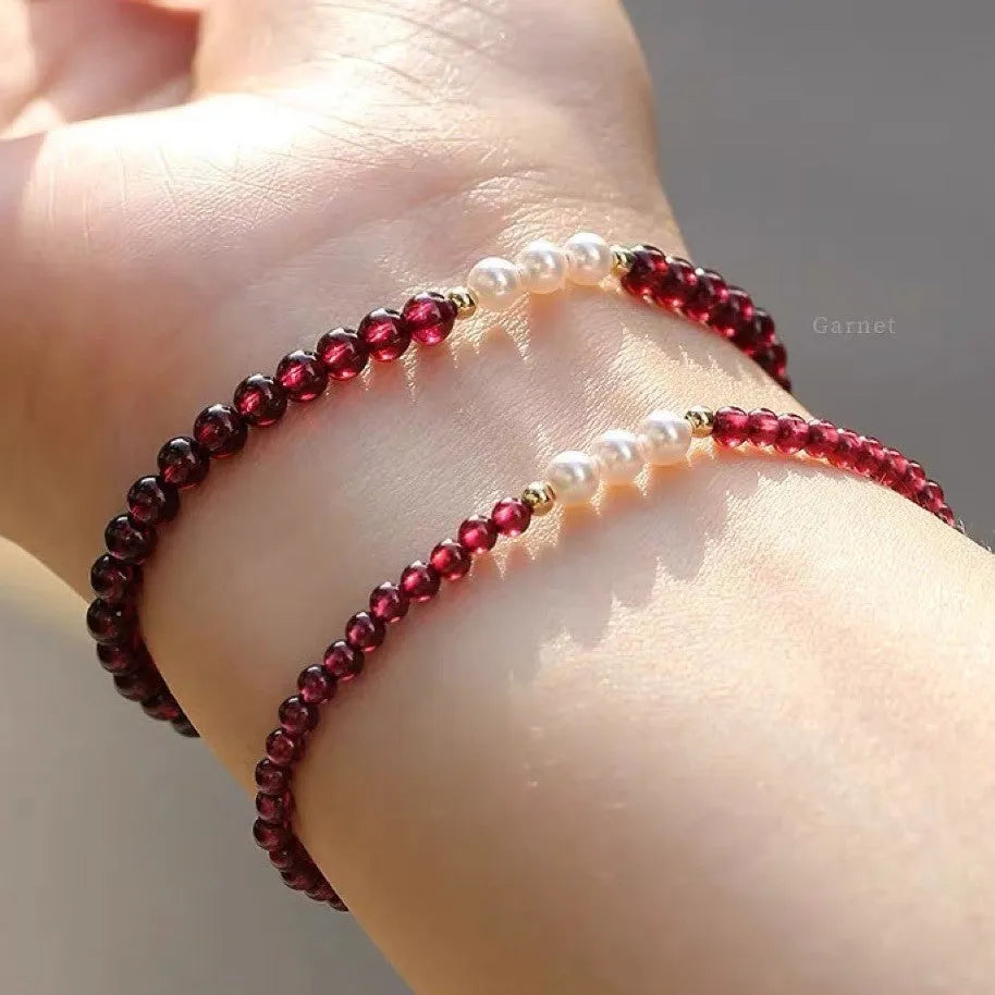 Crystal artificial pearl bracelet with adjustable fastening showing 3mm and 4mm bead size options