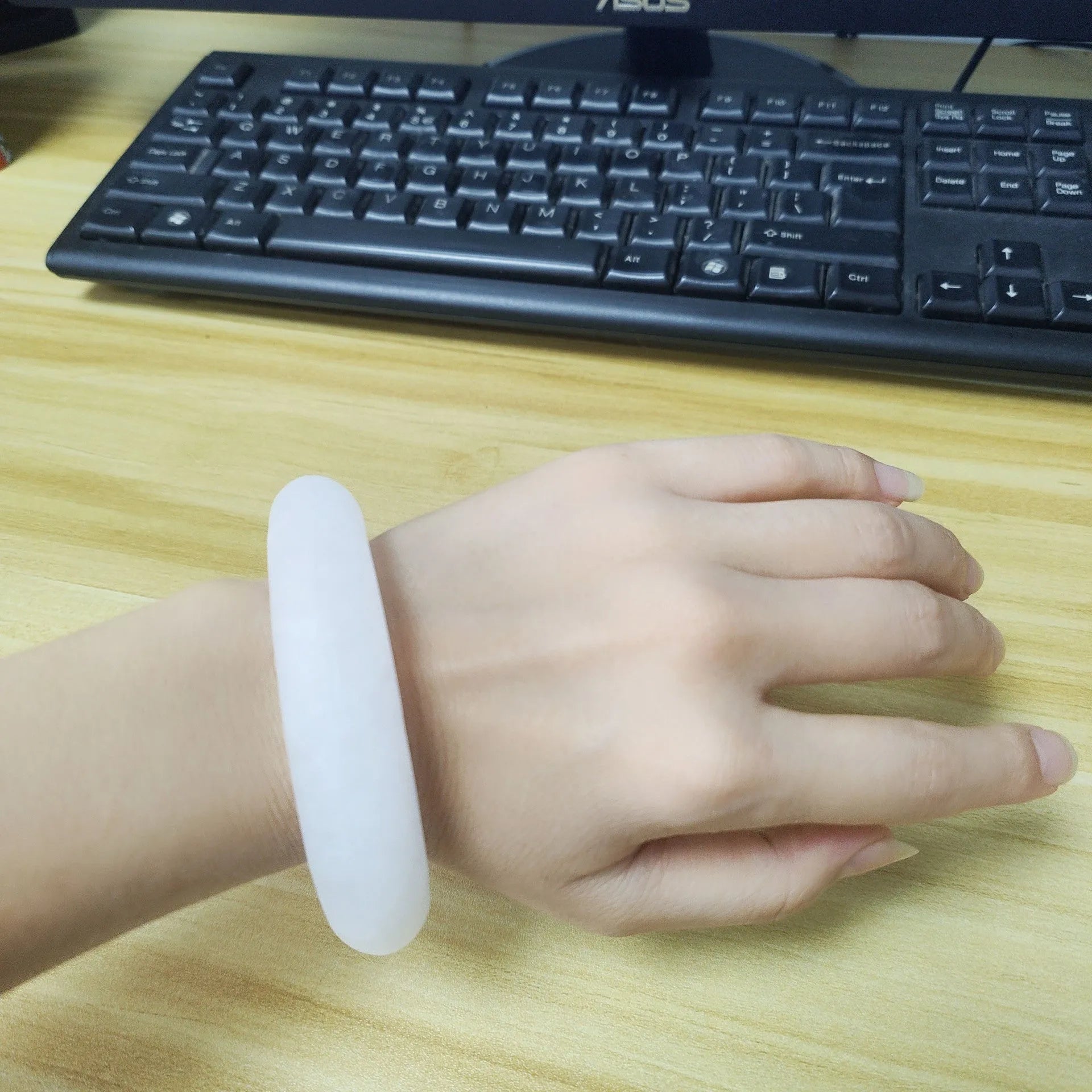 PVC cooling neck ice ring with temperature indicators for outdoor sports heatstroke prevention