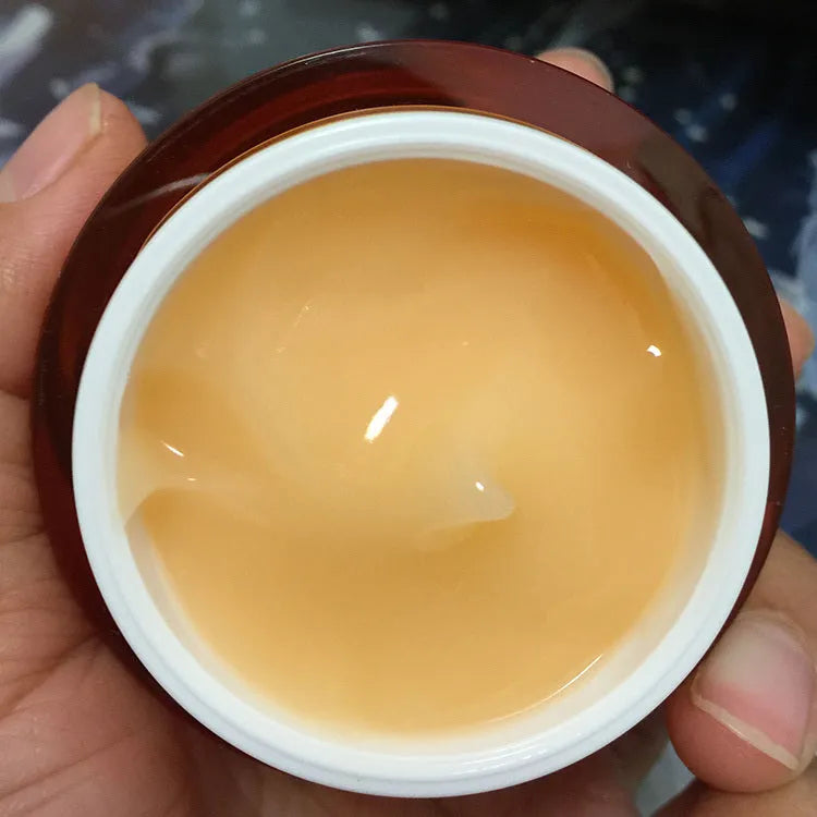 Vitamin C Whitening Moisturising Gel 50g tube with Camo Aloe and Sesame Oil for skin rejuvenation