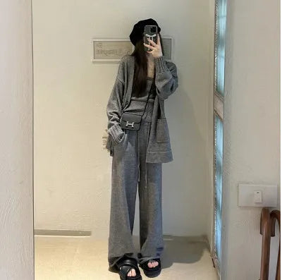 Women's three-piece knitted cardigan set with suspender trousers in wool blend fabric