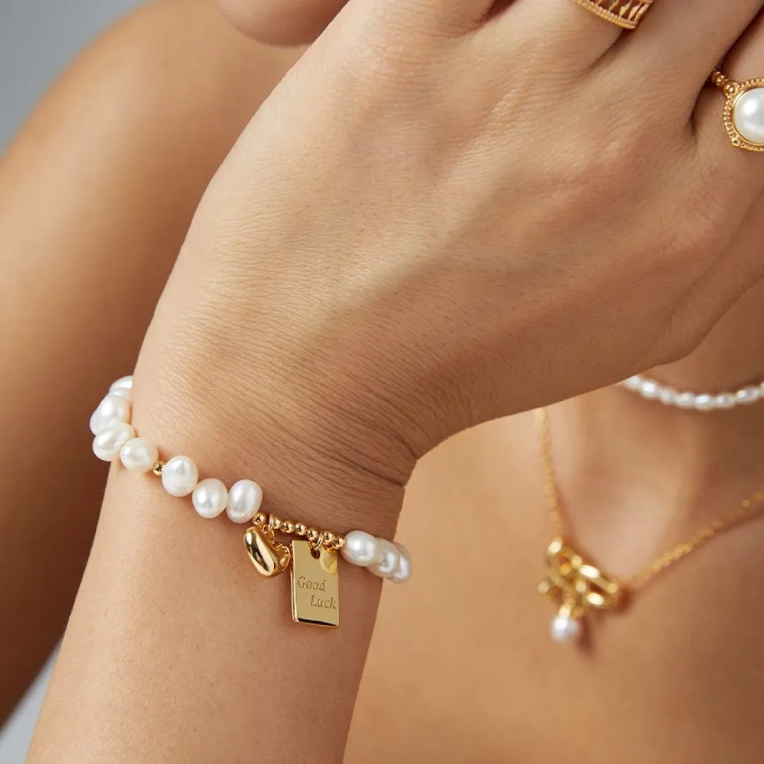 Women's artificial pearl bracelet with lucky square plate and heart charm, electroplated imitation pearl jewellery