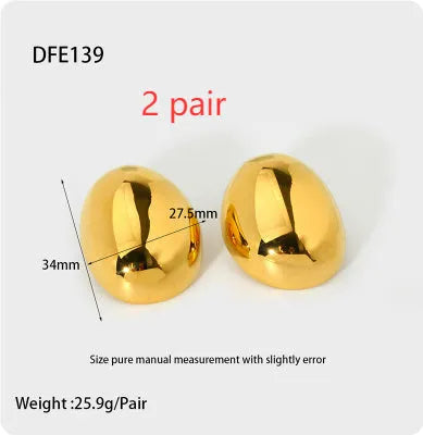Geometric ear studs with electroplated 18K gold finish and line pattern detailing
