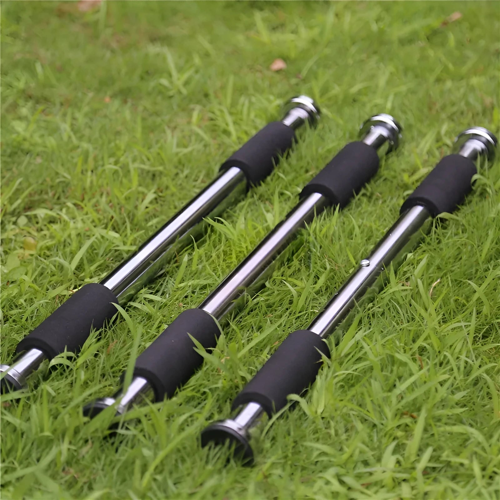 Adjustable steel pull-up bar extended to 100cm width for door frame installation