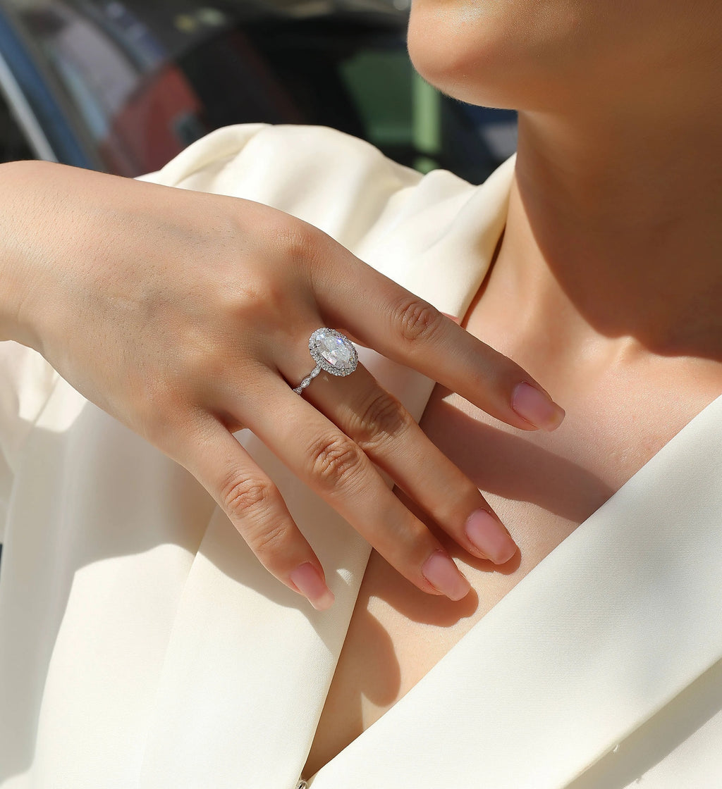 Egg-shaped moissanite wedding ring set in S925 silver with platinum plating, 8x12mm stone, sizes 5-9
