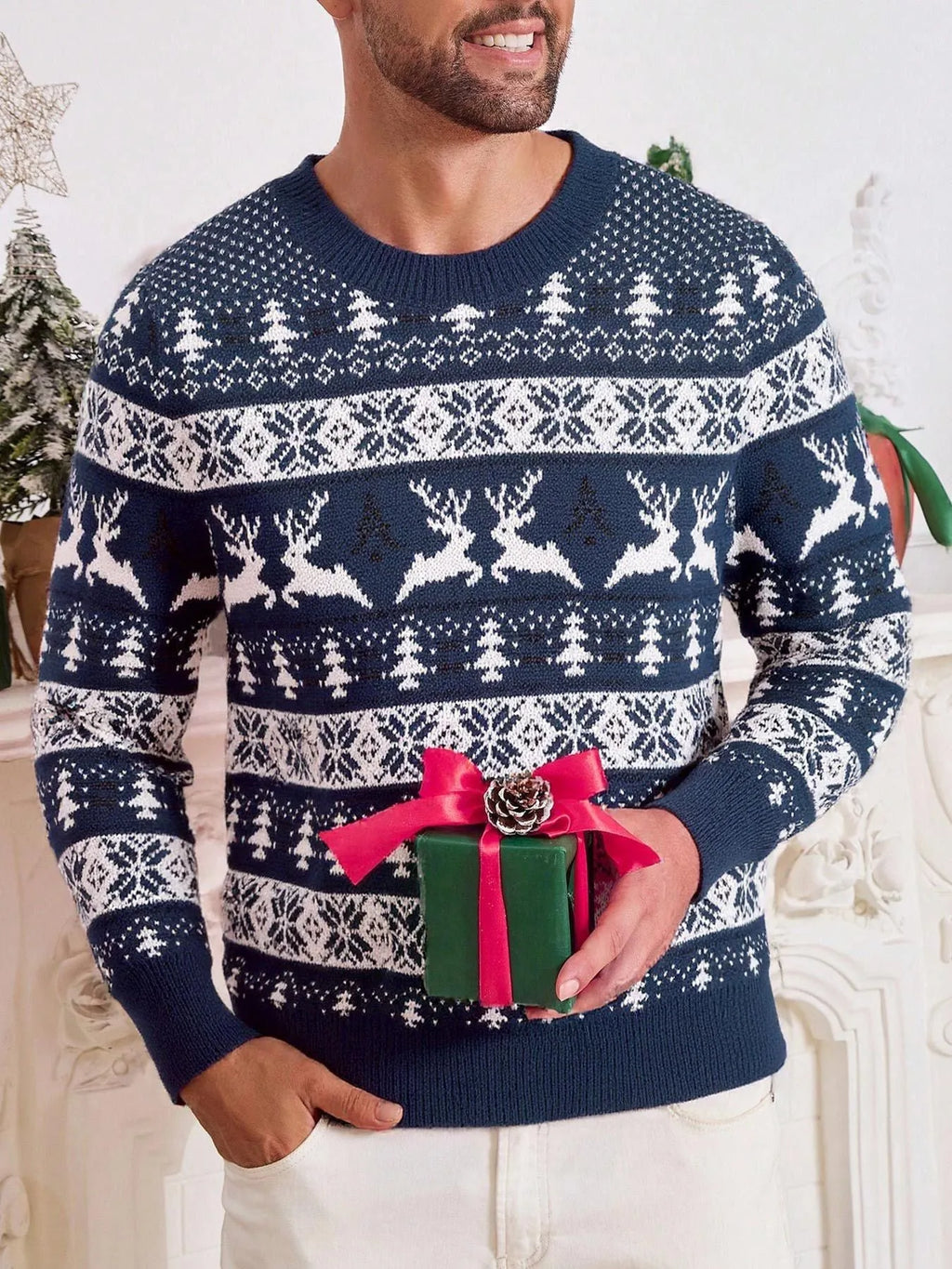 Men's loose jacquard Christmas sweater in red with round neck and long sleeves