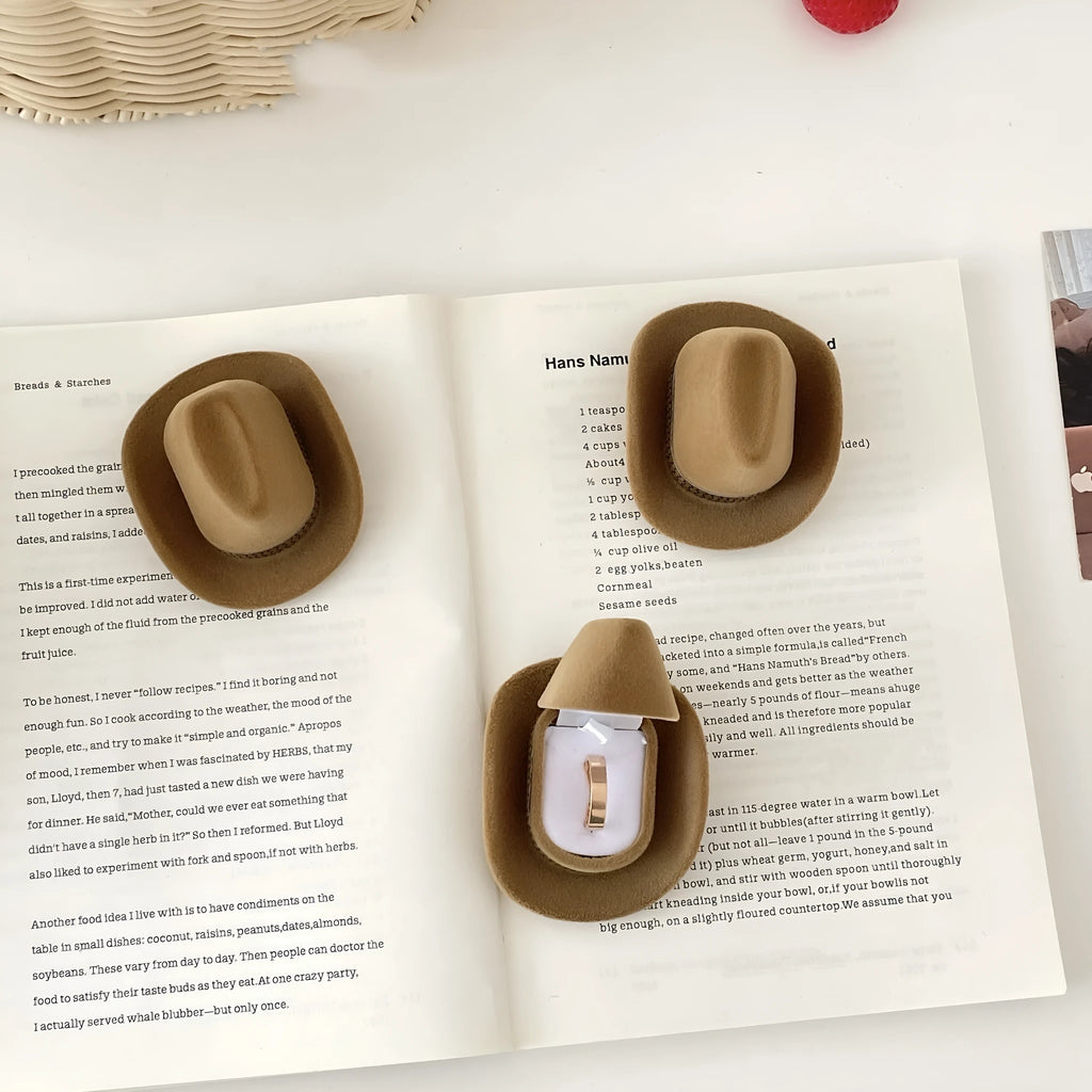 Creative cowboy hat ring box in top hat style, small size for ring storage