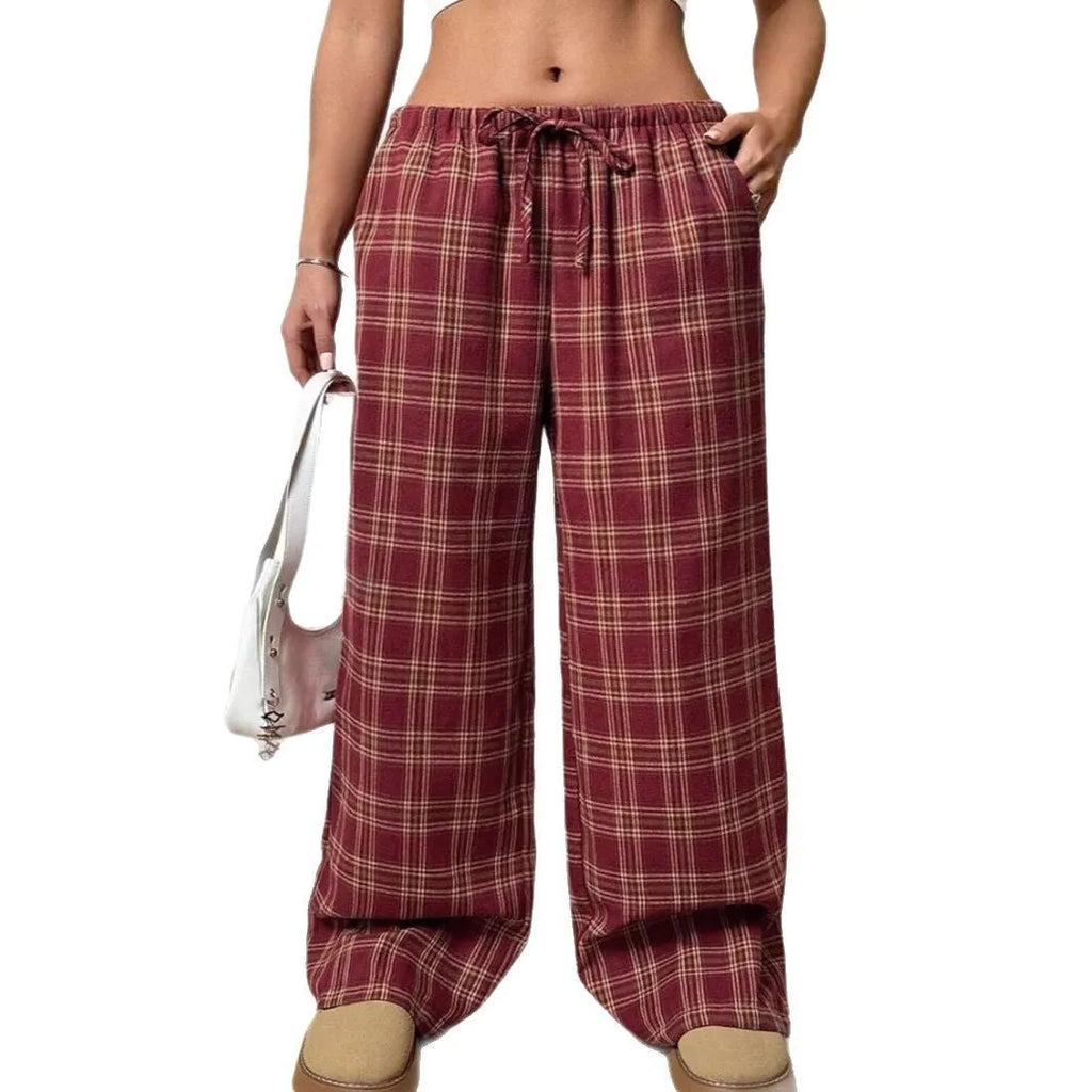Women's plaid drawstring trousers with multiple pockets in red or blue colour