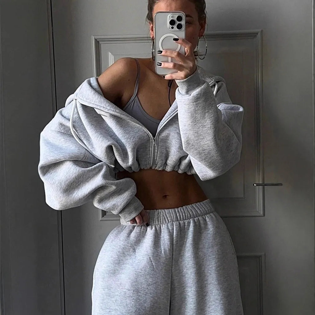 Long sleeve sports sweater suit two-piece set in polyester fabric with trousers
