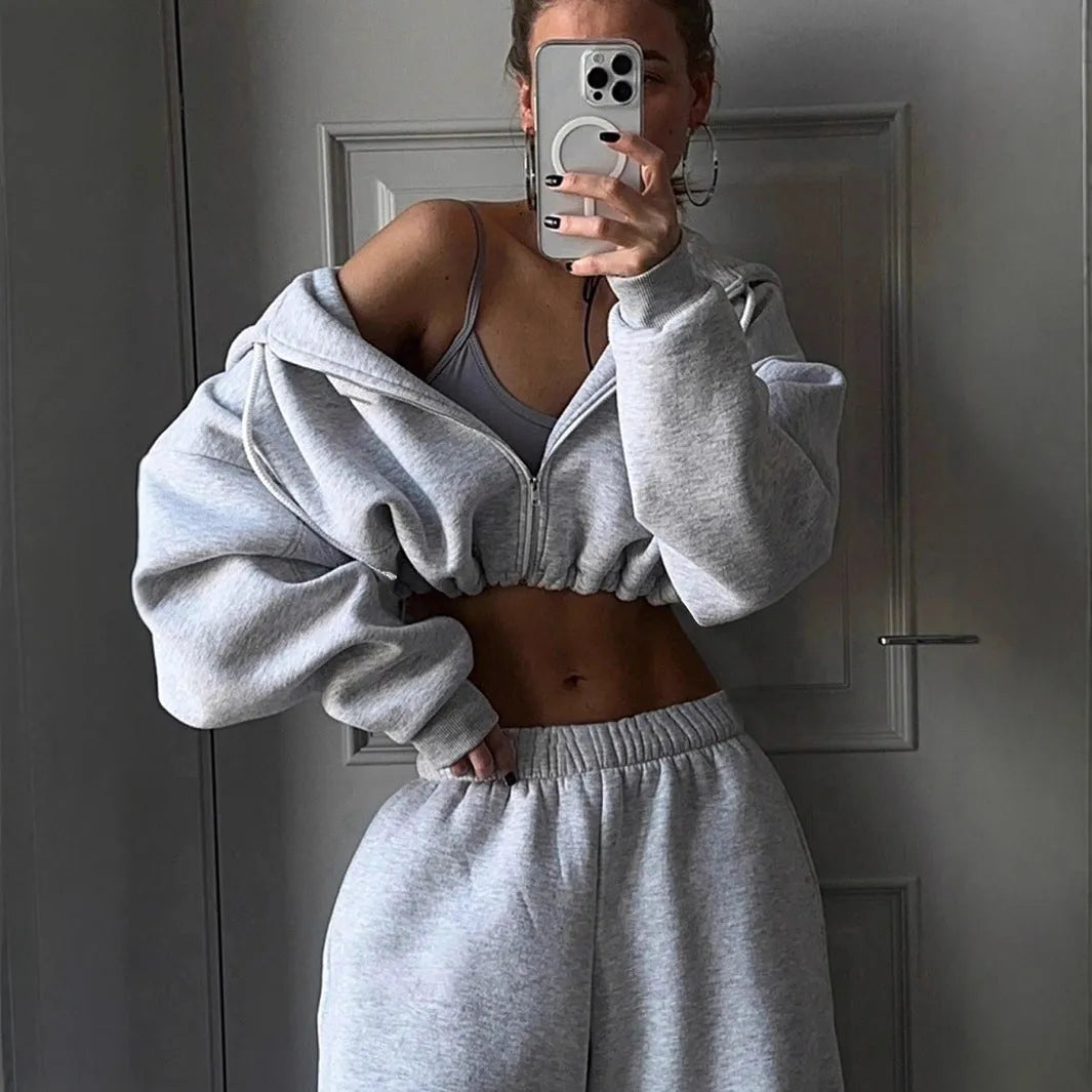 Long sleeve sports sweater suit two-piece set in polyester fabric with trousers