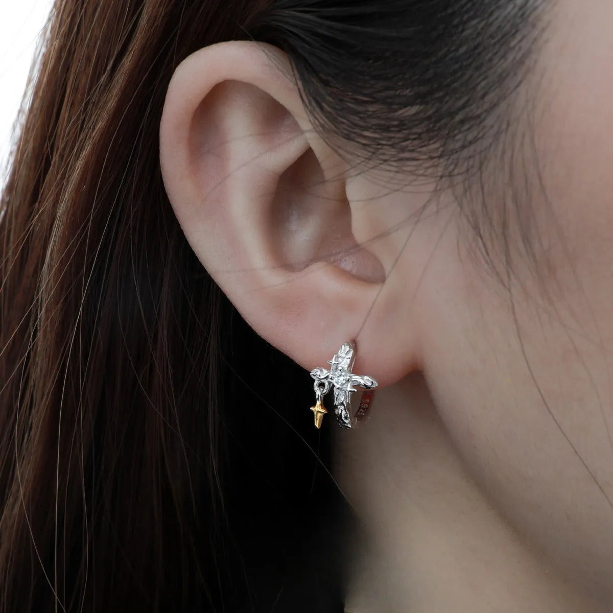 925 silver cross earrings with geometric design and white gold electroplated finish