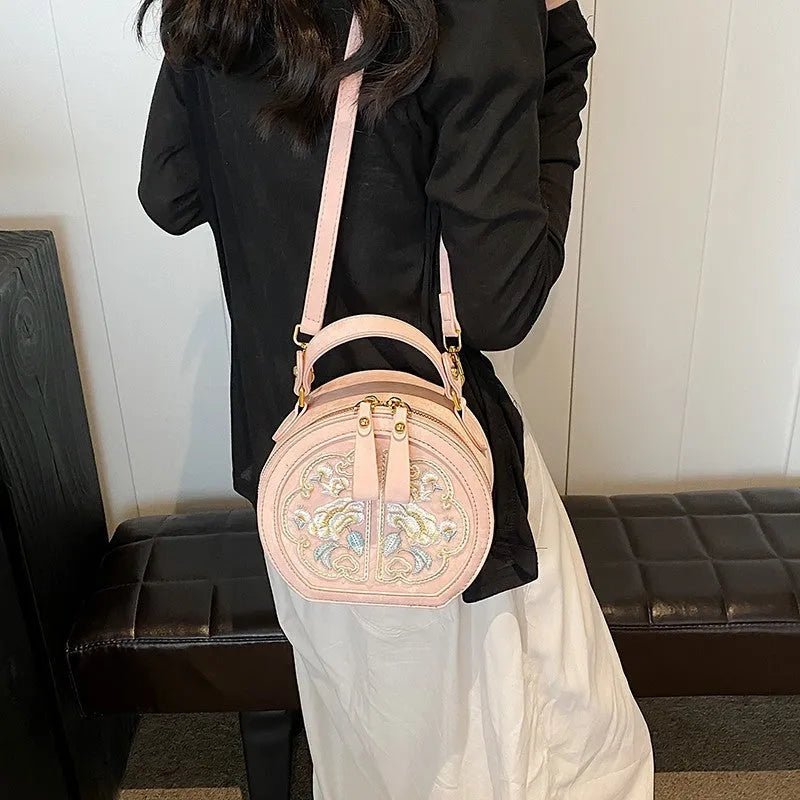 Chinese embroidery messenger bag in PU leather with square shape and adjustable shoulder strap