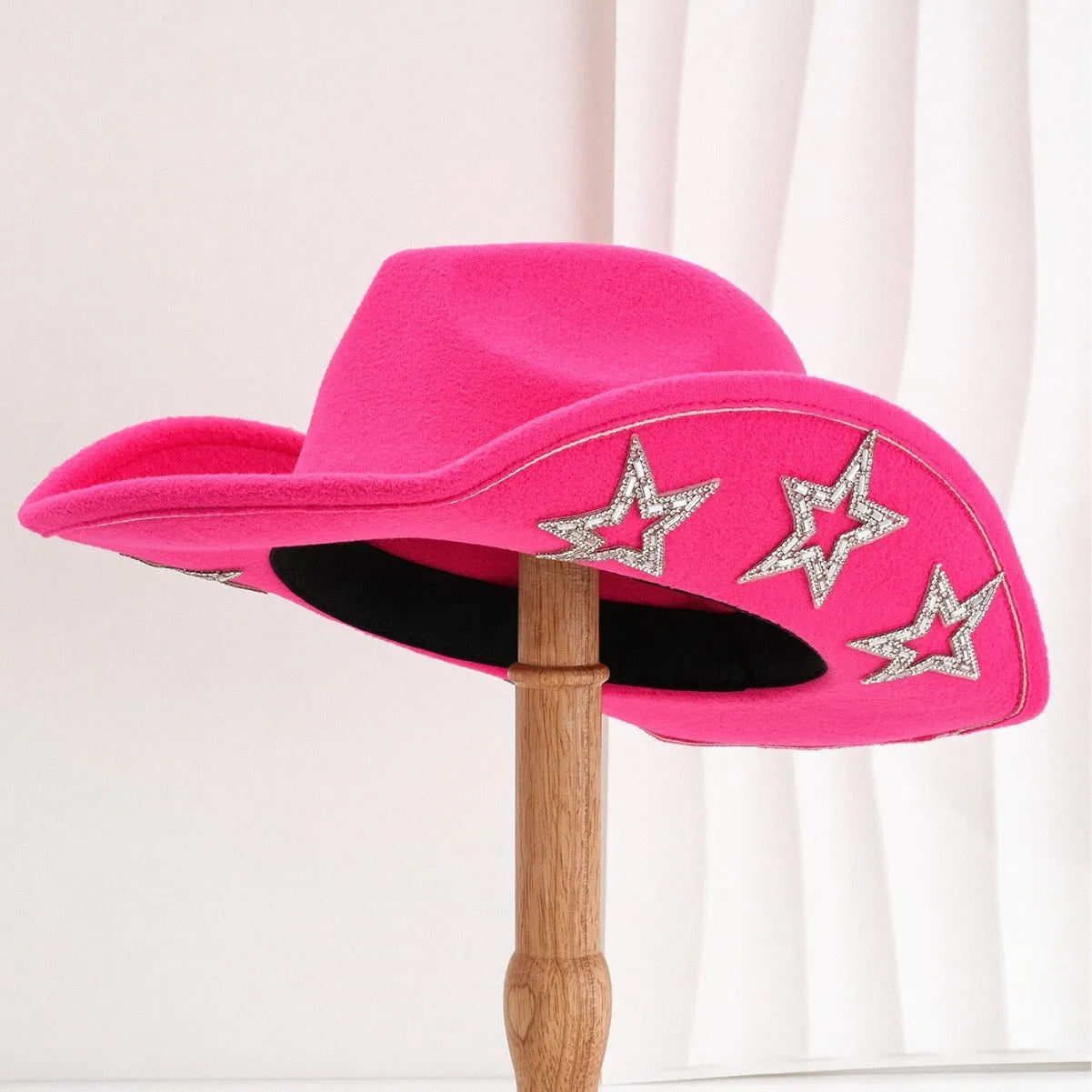 Beige woolen felt western hat with conical crown and hexagonal star on the front, size M for 56-58cm head circumference.
