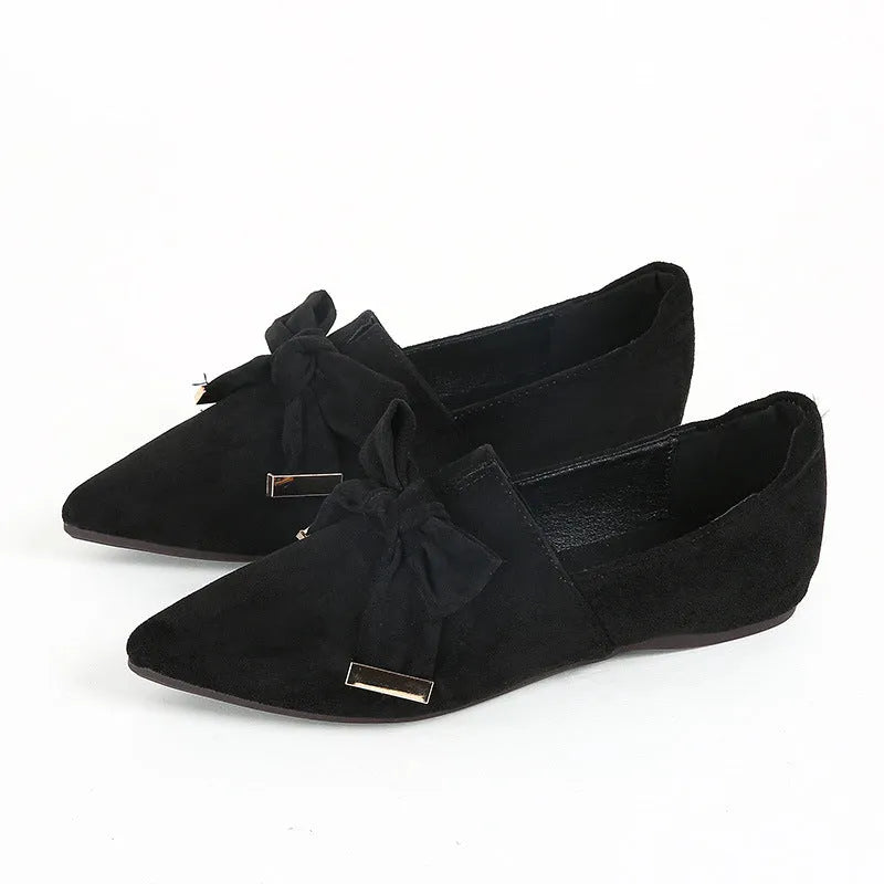 Women's flat shoes deep mouth slip-on pumps in black with metal belt decoration, low heel