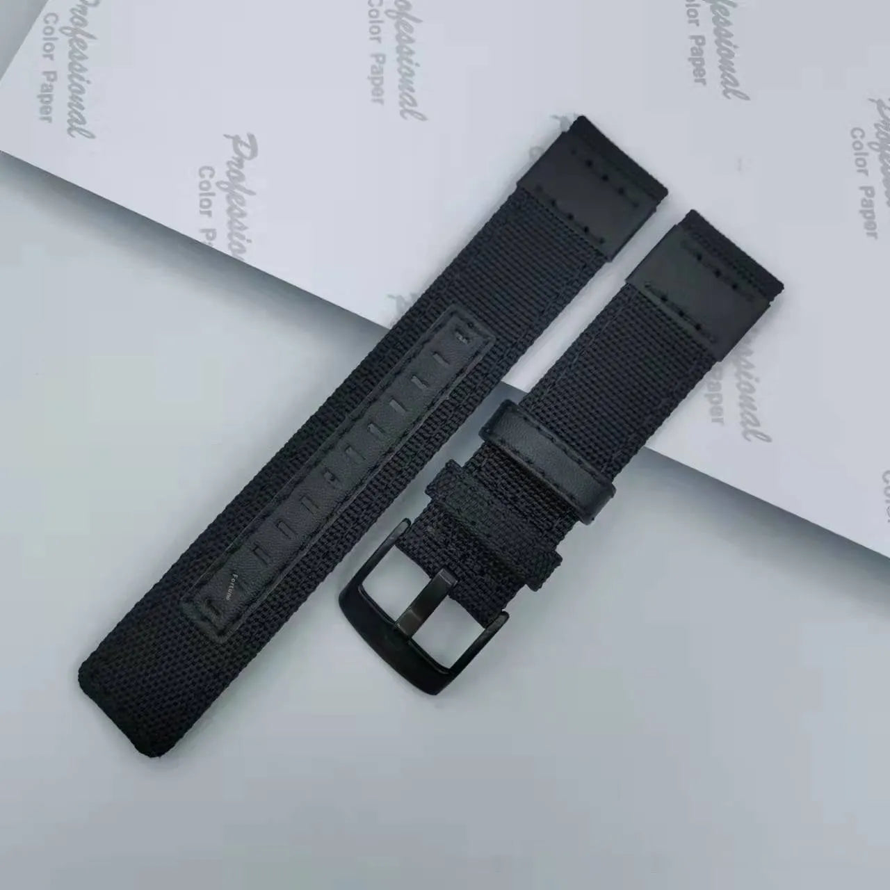 Oxford cloth canvas watch strap shown in army green, with sizing options of 20mm, 22mm, and 24mm widths.