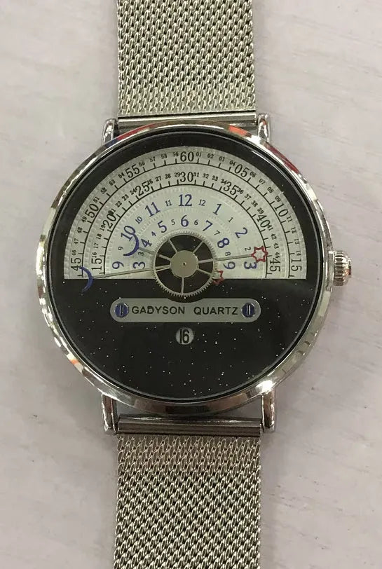 Men's round dial quartz watch with gold or silver alloy case and stainless steel or leather strap options