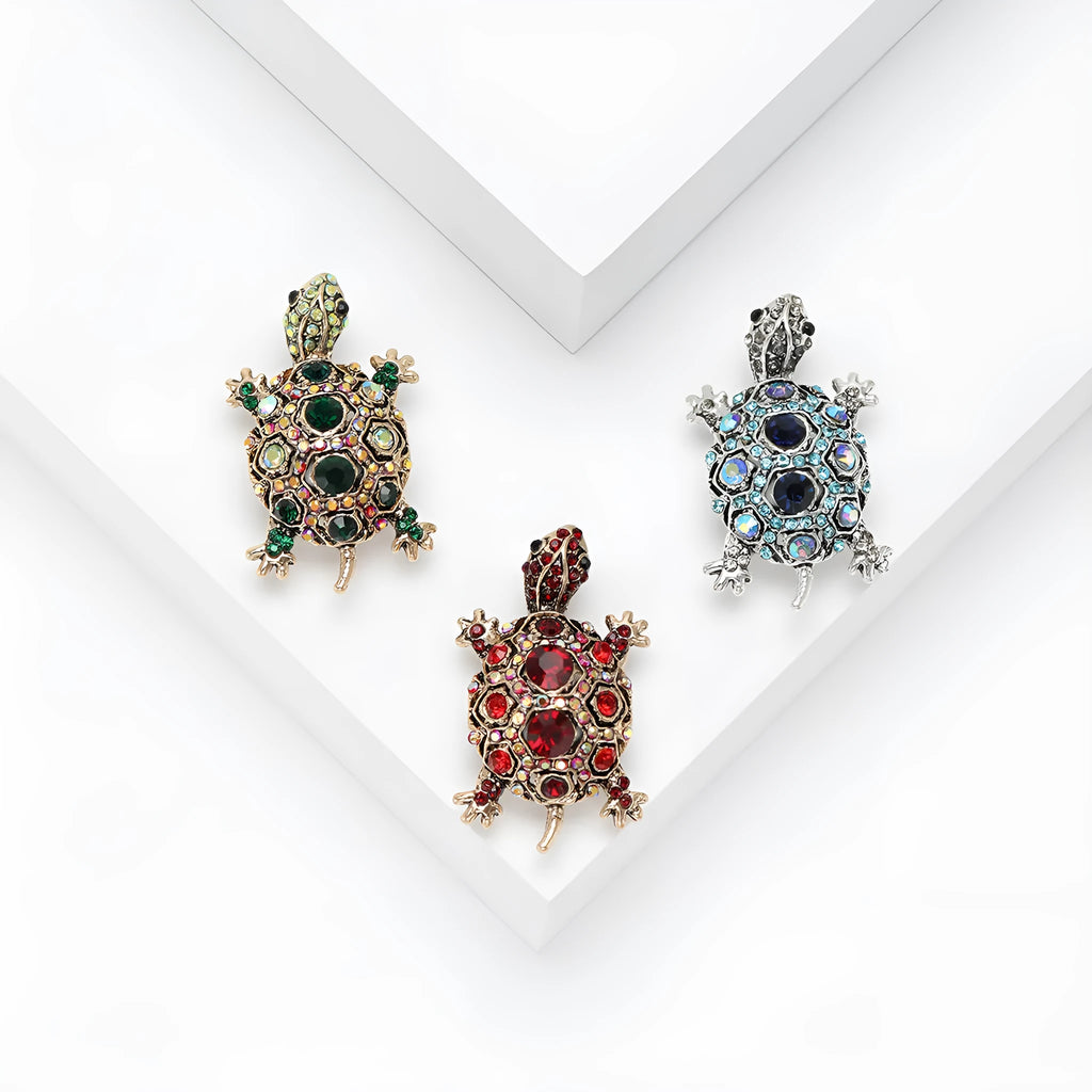 Retro rhinestone turtle brooch in alloy with diamond treatment in blue, green or red colours