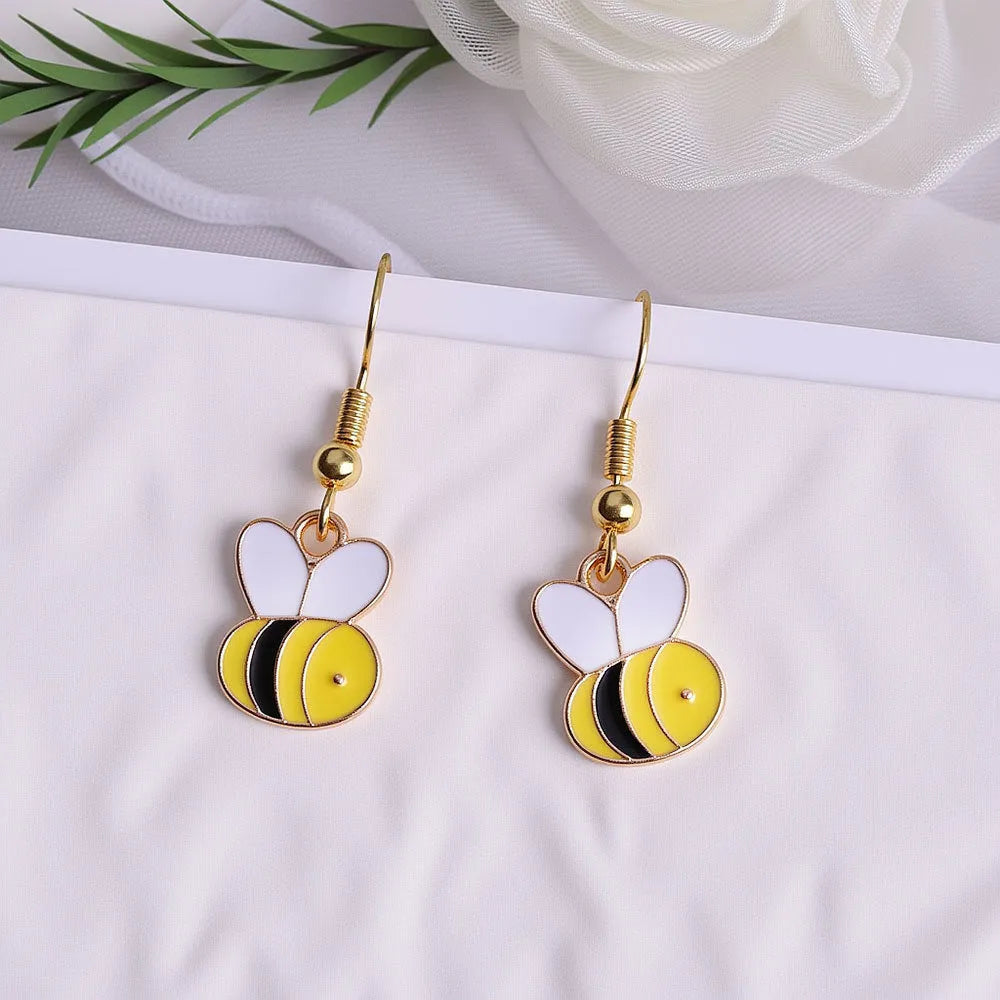 Cartoon bee creative earrings for women alloy electroplated finish pastoral style